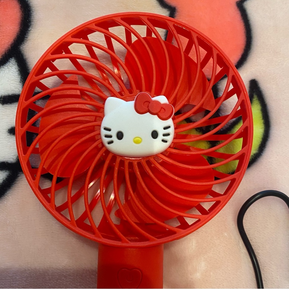 Red Hello Kitty Handheld Fan - Picture 2 of 5